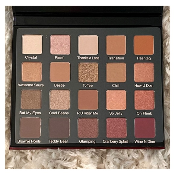 NEW! VIOLET VOSS PRO 20 EYESHADOW PALETTE HOLY GRAIL! Paraben-free;sulfate-free! - Picture 7 of 14